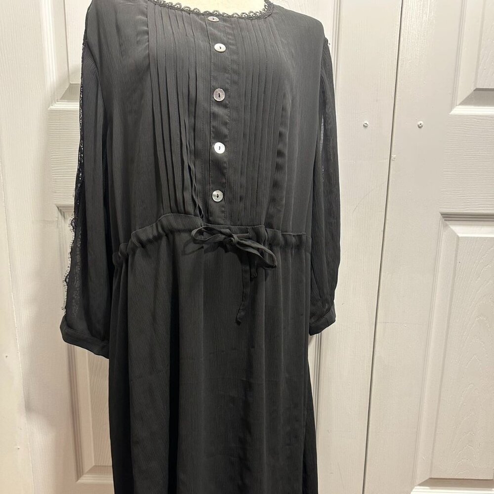 Elegant Black Dress with Lace-Trimmed 3/4 Sleeves(XL-2XL) - Picture 5 of 10